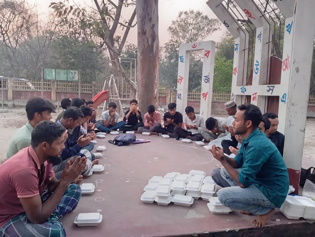 চিলমারীতে “স্নেহের পরশ ফাউন্ডেশনের” উদ্যোগে দোয়া ও ইফতার পার্টি অনুষ্ঠিত