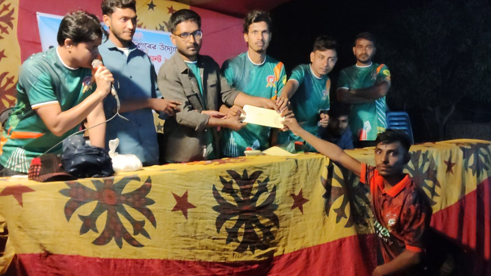 নিয়ামতপুরে নাইট ফুটসাল ফুটবল টুর্নামেন্ট অনুষ্ঠিত