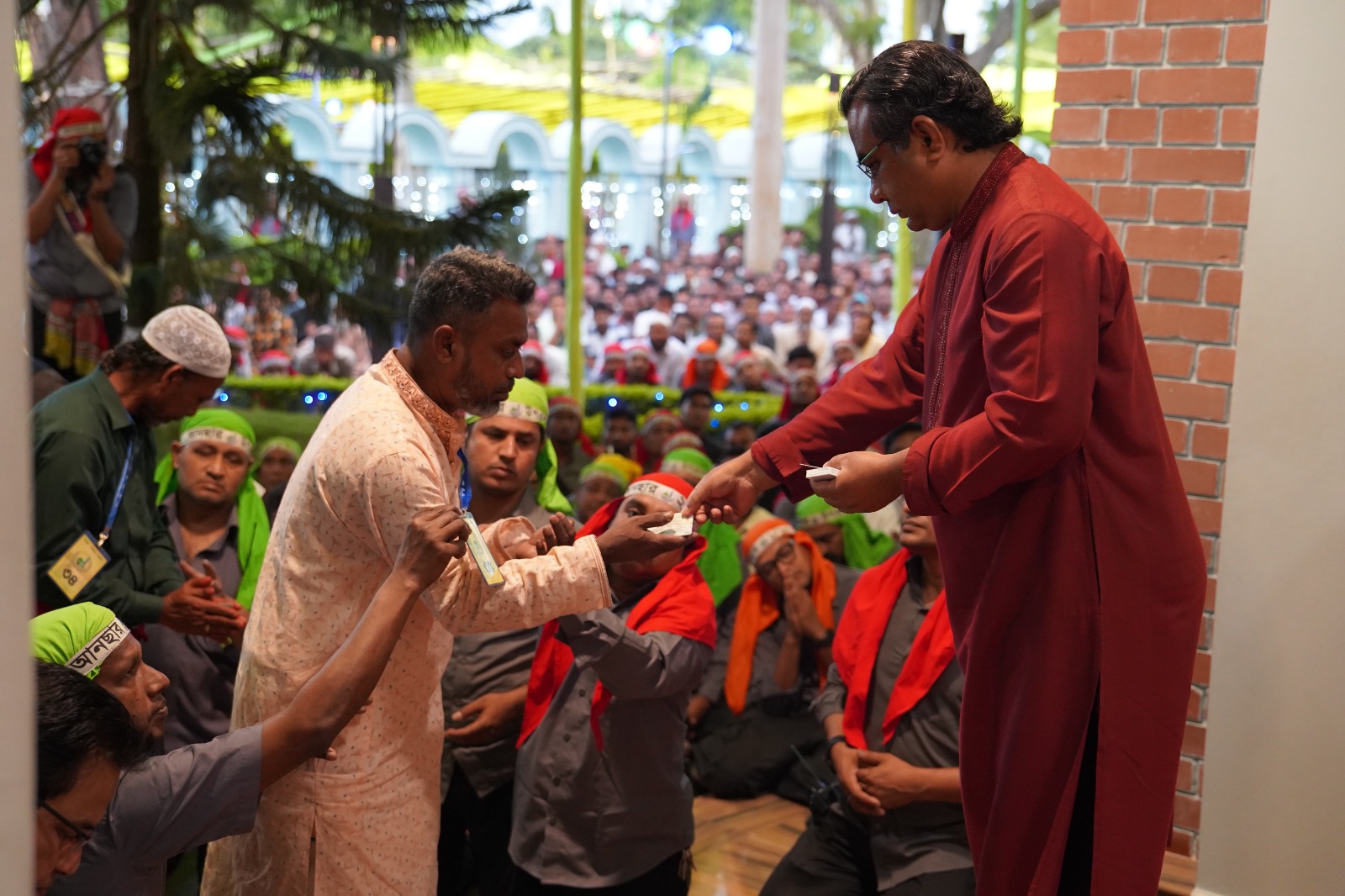 অস্বচ্ছল জাকেরদের স্বাবলম্বী করতে চন্দ্রপুরী জাকের কল্যাণ ফাউন্ডেশনের পুঁজি সহায়তা