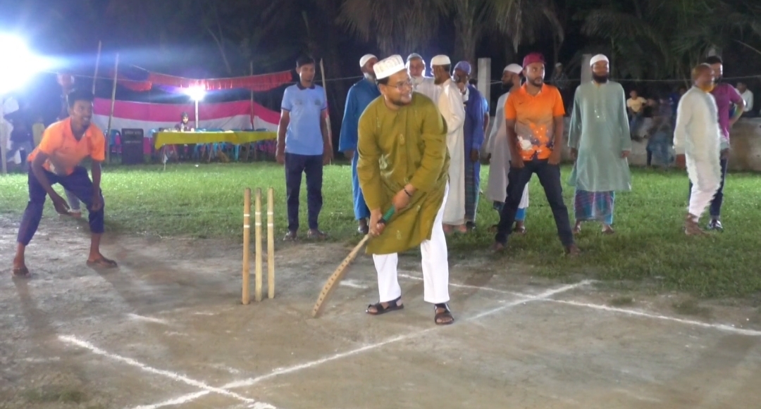 সাতক্ষীরায় খড়িবিলায় প্রিমিয়ার লিগের শুভ উদ্বোধন