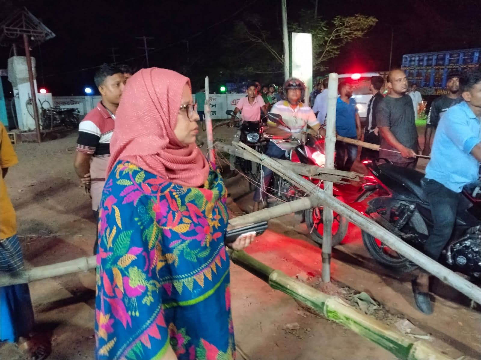 কেশবপুরে তেল পাম্পে ভ্রাম্যমাণ আদালত পরিচালনা , জরিমানা ও মোটরসাইকেল জব্দ।