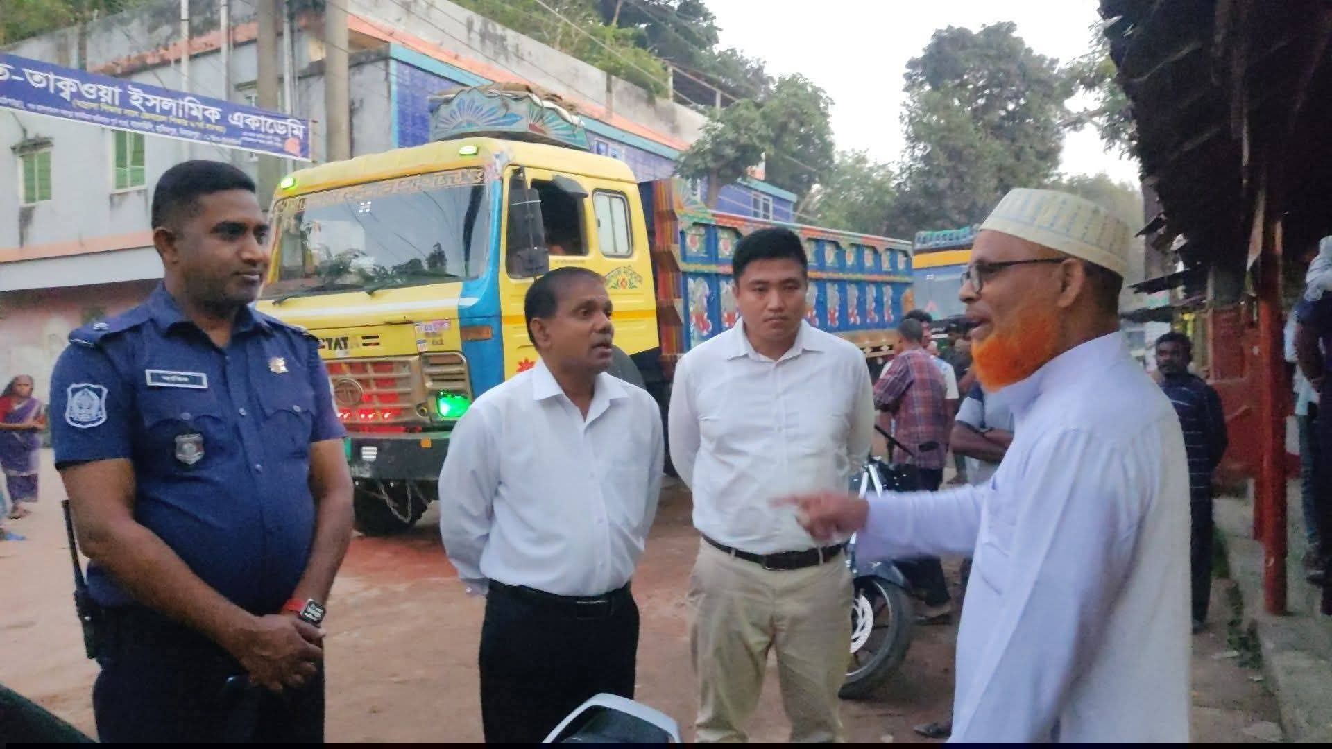 হিলিতে ভ্রাম্যমাণ আদালতে জরিমানা করলেন জেলা প্রশাসক