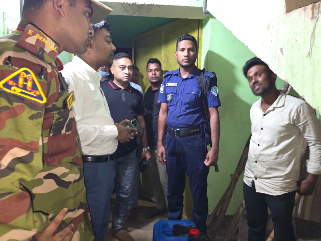 দীঘিনালায় অবৈধ তেল বেচাকেনা: যৌথ অভিযানে ক্রেতা-বিক্রেতাকে জরিমানা, অকটেন জব্দ