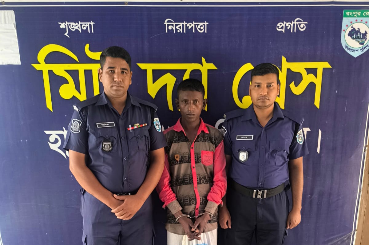 দিনাজপুরের হিলিতে নিজ মেয়েকে ভুট্টার ক্ষেতে নিয়ে গিয়ে ধর্ষণ চেষ্টার অভিযোগে পিতা গ্রেফতার