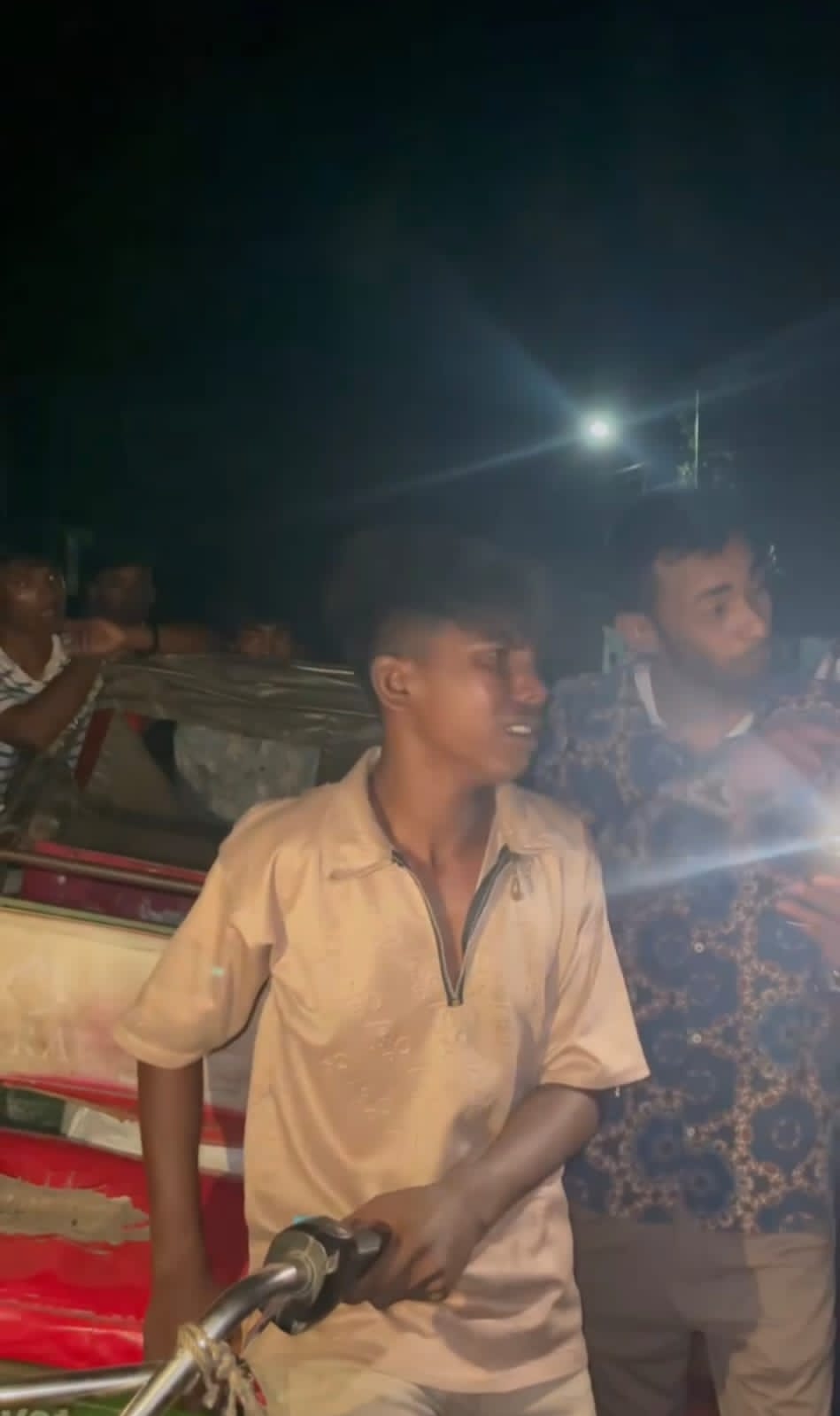 সরাইল উপজেলায় রাতের আঁধারে সরকারি ফাইল চুরি করতে গিয়ে আটক রিকশাচালক