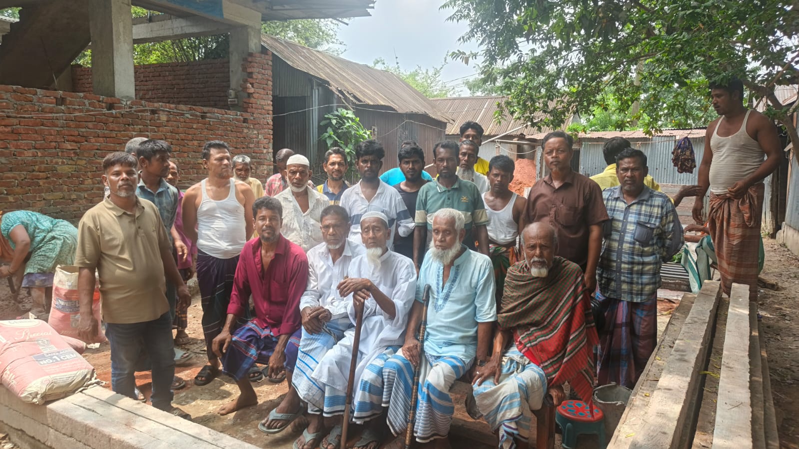 বিজয়নগরে বাক প্রতিবন্ধীকে গাঁজা দিয়ে ফাঁসানোর অভিযোগ, উত্তেজনা এলাকাজুড়ে।