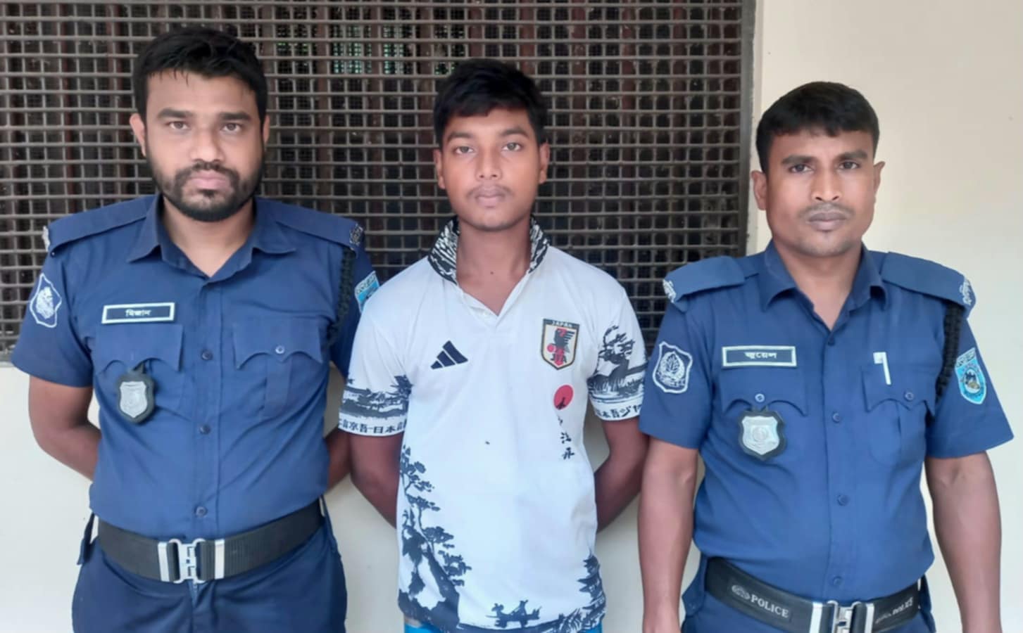 সুন্দরগঞ্জে ৫২ পিস ইয়াবাসহ যুবক গ্রেফতার, উদ্ধার নগদ ২৭ হাজার টাকা