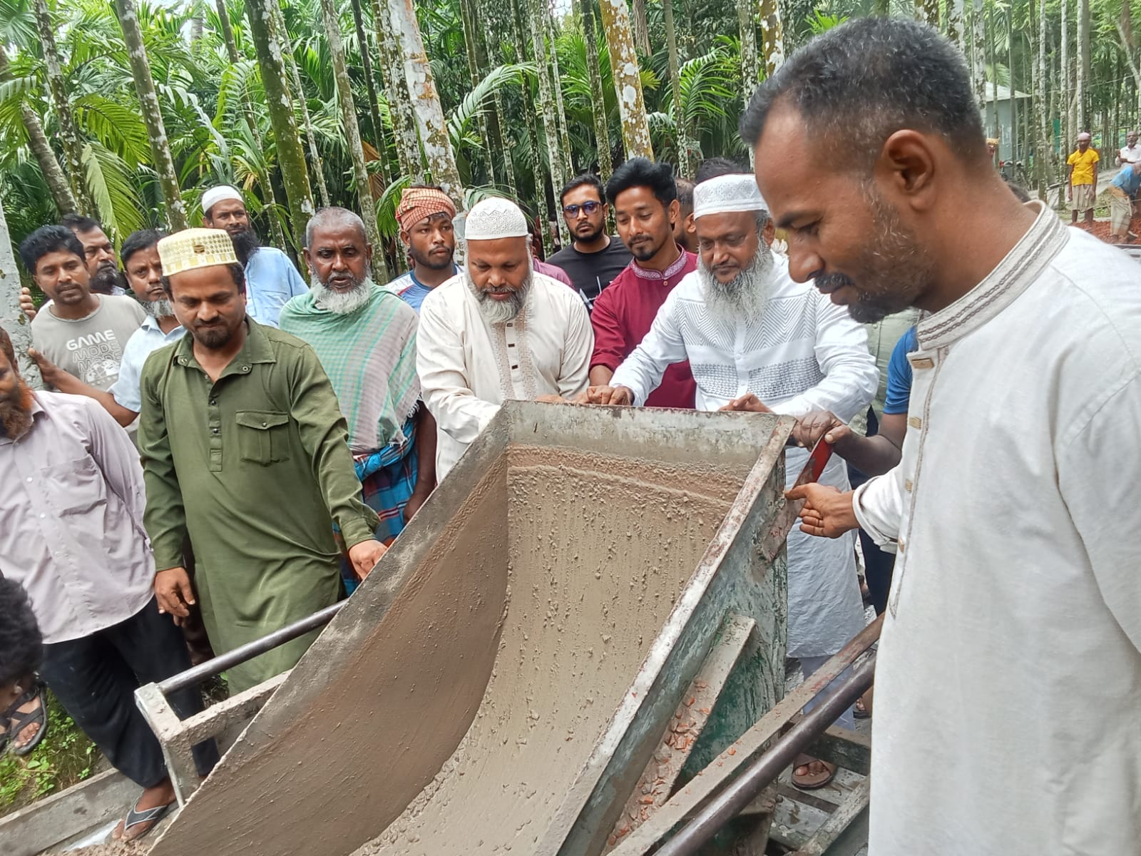 গ্রামীণ অবকাঠামো রক্ষণাবেক্ষণ (টি.আর) কর্মসূচির আওতায় ২য় পর্যায়ের প্রকল্পের শুভ উদ্বোধন