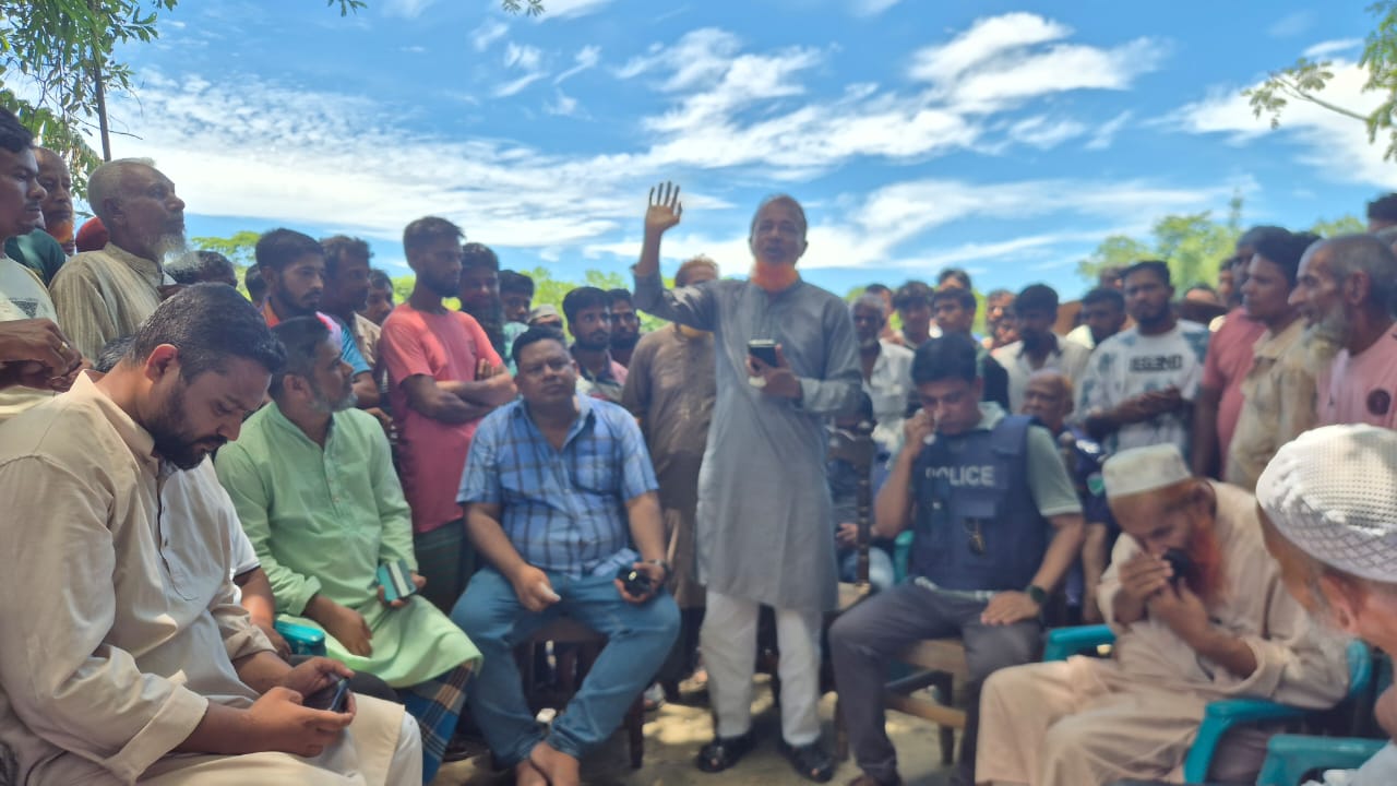 প্রশাসন ও রাজনৈতিক নেতাদের হস্তক্ষেপে ভয়াবহ সংঘর্ষ থেকে রক্ষা পেল ছিলাপাঞ্জা ও তাতারী মহল্লা গ্রামবাসী