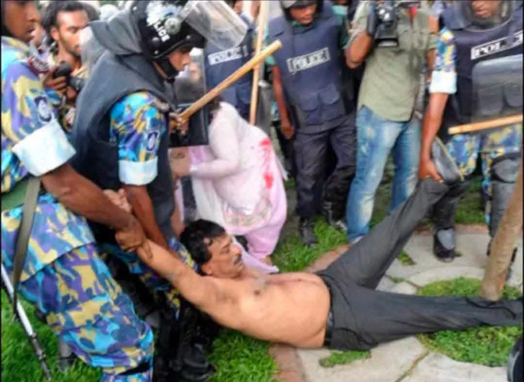 ৬জুলাই ২০১১ইং রক্তাক্ত মানিক মিয়া এভিনিউ পুলিশের নির্যাতনের শিকার জয়নুল আবদিন ফারুক এমপি