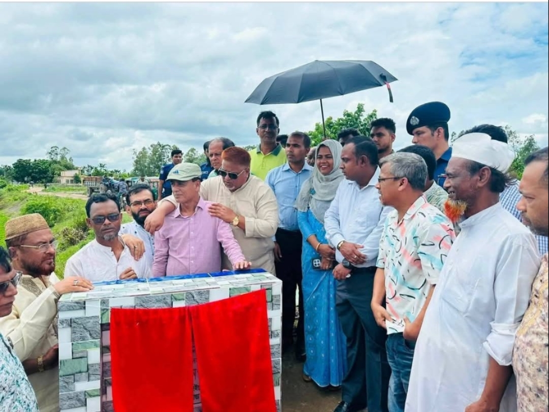 নাসিরনগরে ৩ কিঃমিঃ রাস্তার উন্নয়ন কাজের উদ্বোধন করেন এমপি এম এ হান্নান।