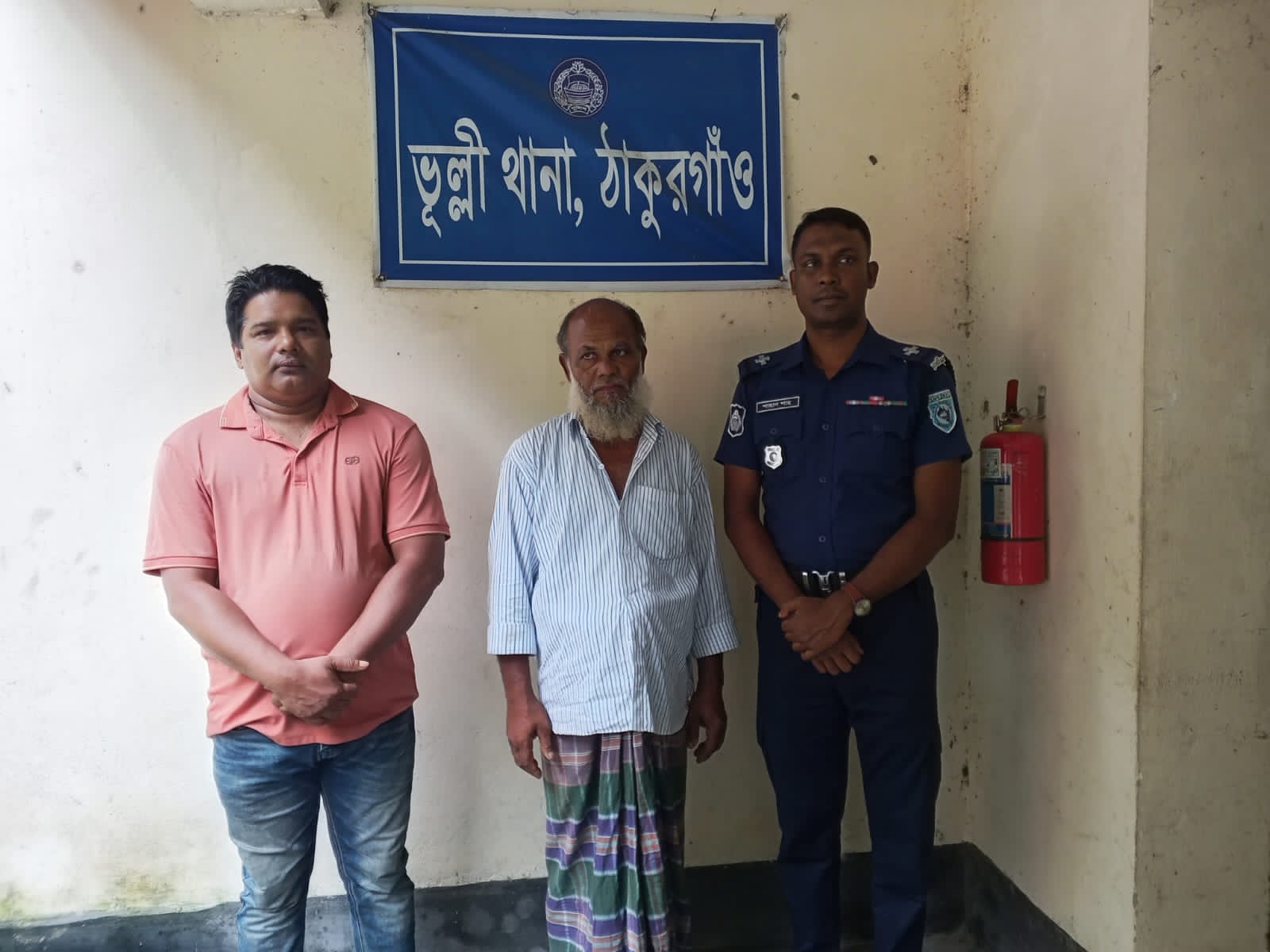 ভূল্লীতে র‌্যাবের অভিযানে ৬ কেজি গাঁজাসহ মাদক ব্যবসায়ী গ্রেপ্তার।