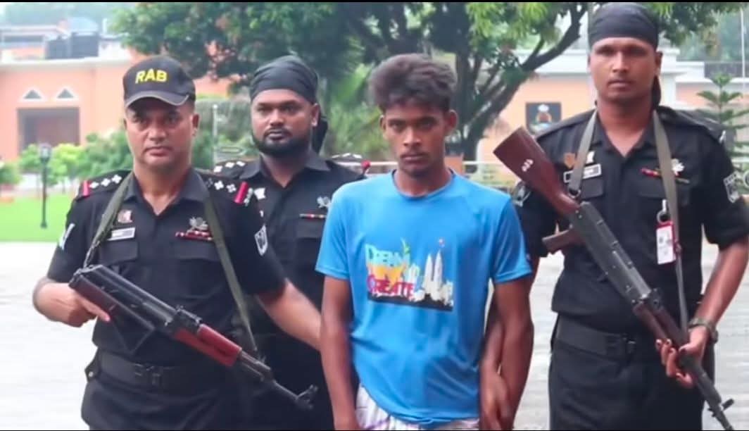 রাজশাহীতে ৭ বছরের শিশুকে ধর্ষণ ৬ ঘণ্টার মধ্যে ধরা পড়ল লম্পট দেব চন্দ্র!