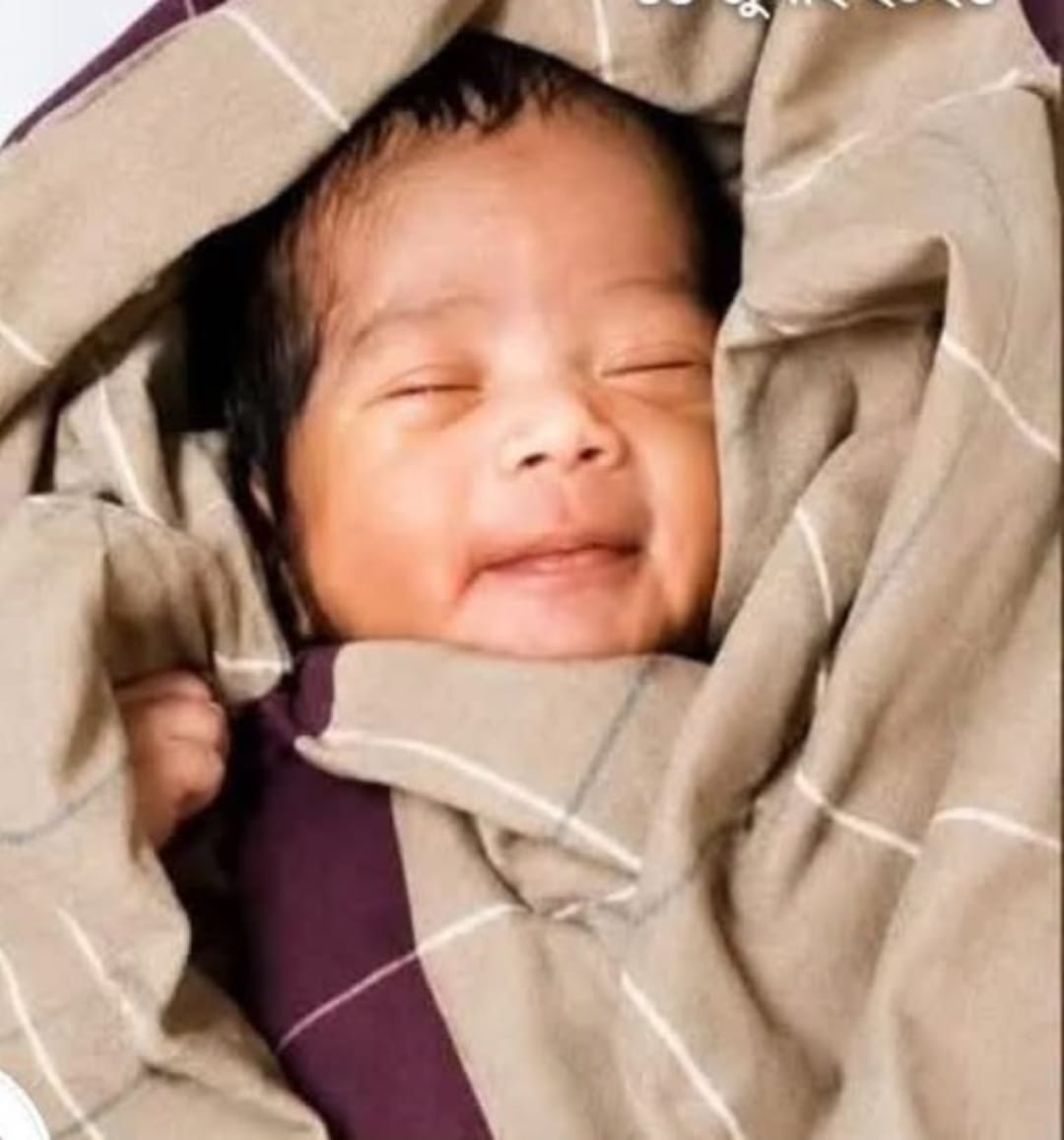 নাসিরনগরে সিঁড়িতে পড়ে ছিল নবজাতক,খোঁজ নেই মা-বাবার