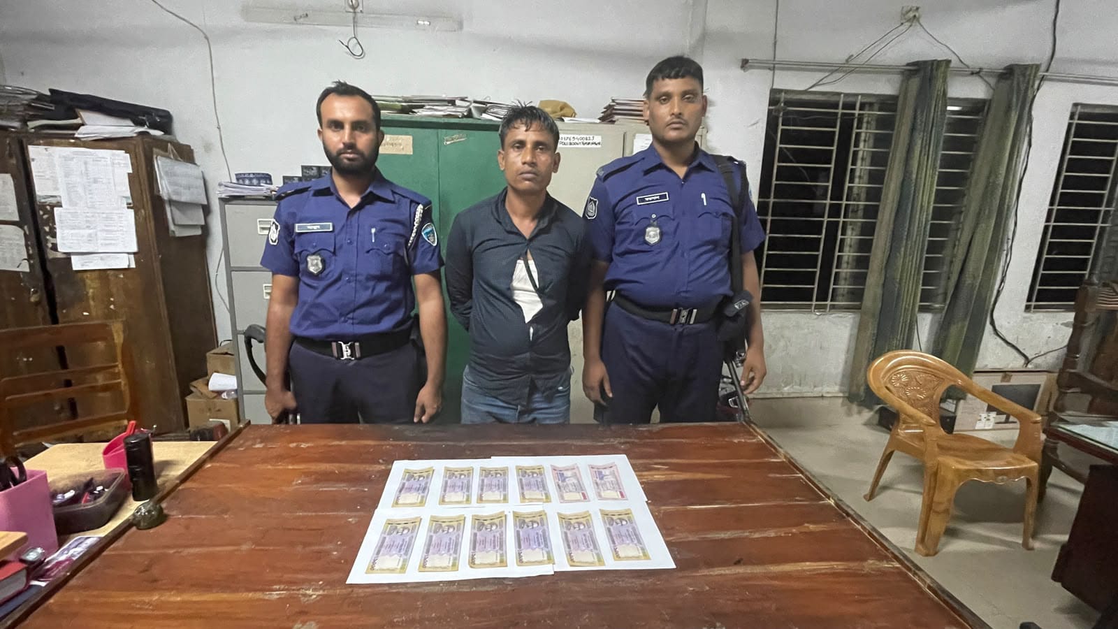নাসিরনগরে ১২ হাজার টাকার জালনোট সহ গ্রেফতার -১