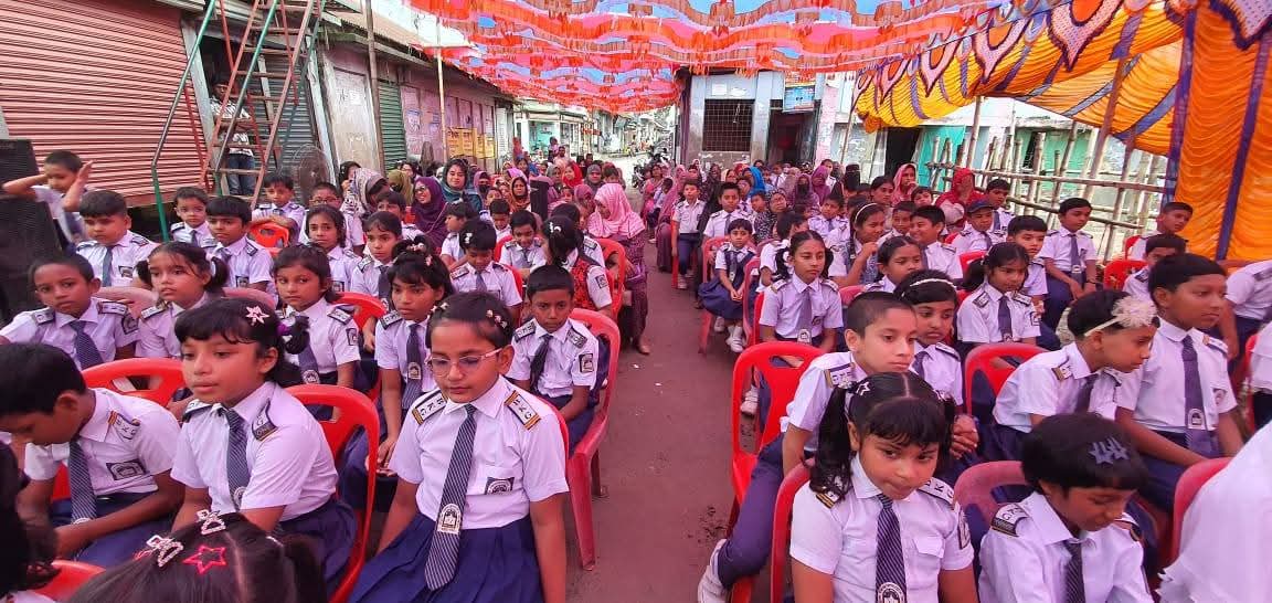 ভাঙ্গুড়ায় বড়াল কিন্ডার গার্টেনের কৃতি শিক্ষার্থীদের সম্মাননা ও সনদ বিতরণ অনুষ্ঠান
