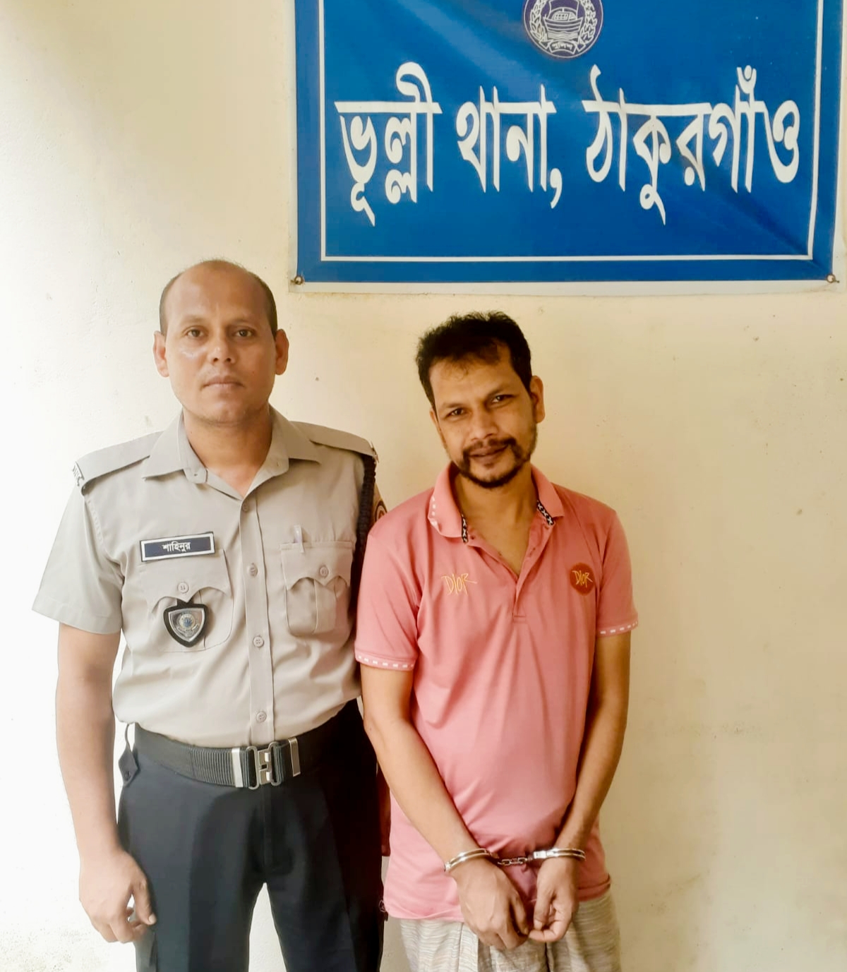 ঠাকুরগাঁওয়ে ১১০ পিস টাপেন্টাডল ও নগদ টাকাসহ মাদক ব্যবসায়ী আটক