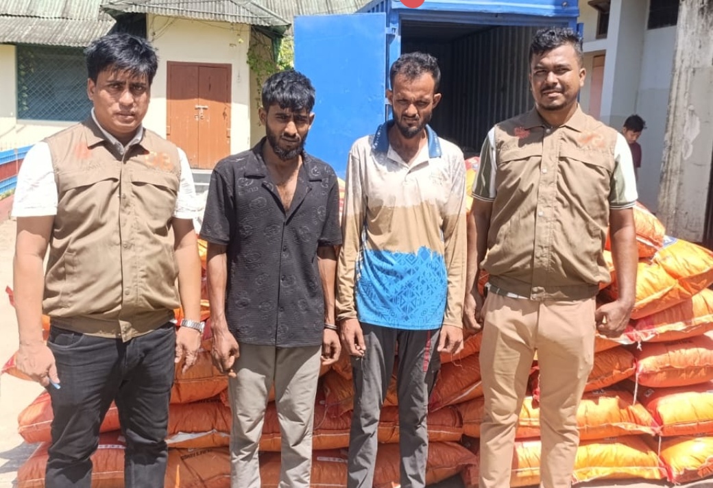 সুনামগঞ্জের বিশ্বম্ভরপুরে ডিবি পুলিশের অভিযানে কাভারভ্যানসহ ২২ লাখ টাকার অবৈধ ভারতীয় জিরা ও ফুচকা উদ্ধার, আটক