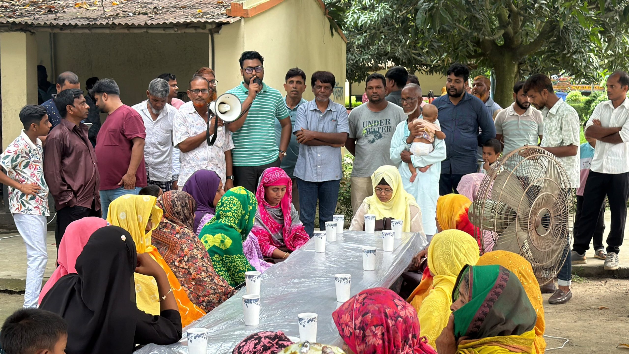 গোদাগাড়ীতে নারী সমাজের সঙ্গে মেয়র পদপ্রার্থী অলিউল্লাহ রনির মতবিনিময় সাধারণ মানুষের কথা শোনা ও পাশে থাকার অঙ্গীকার