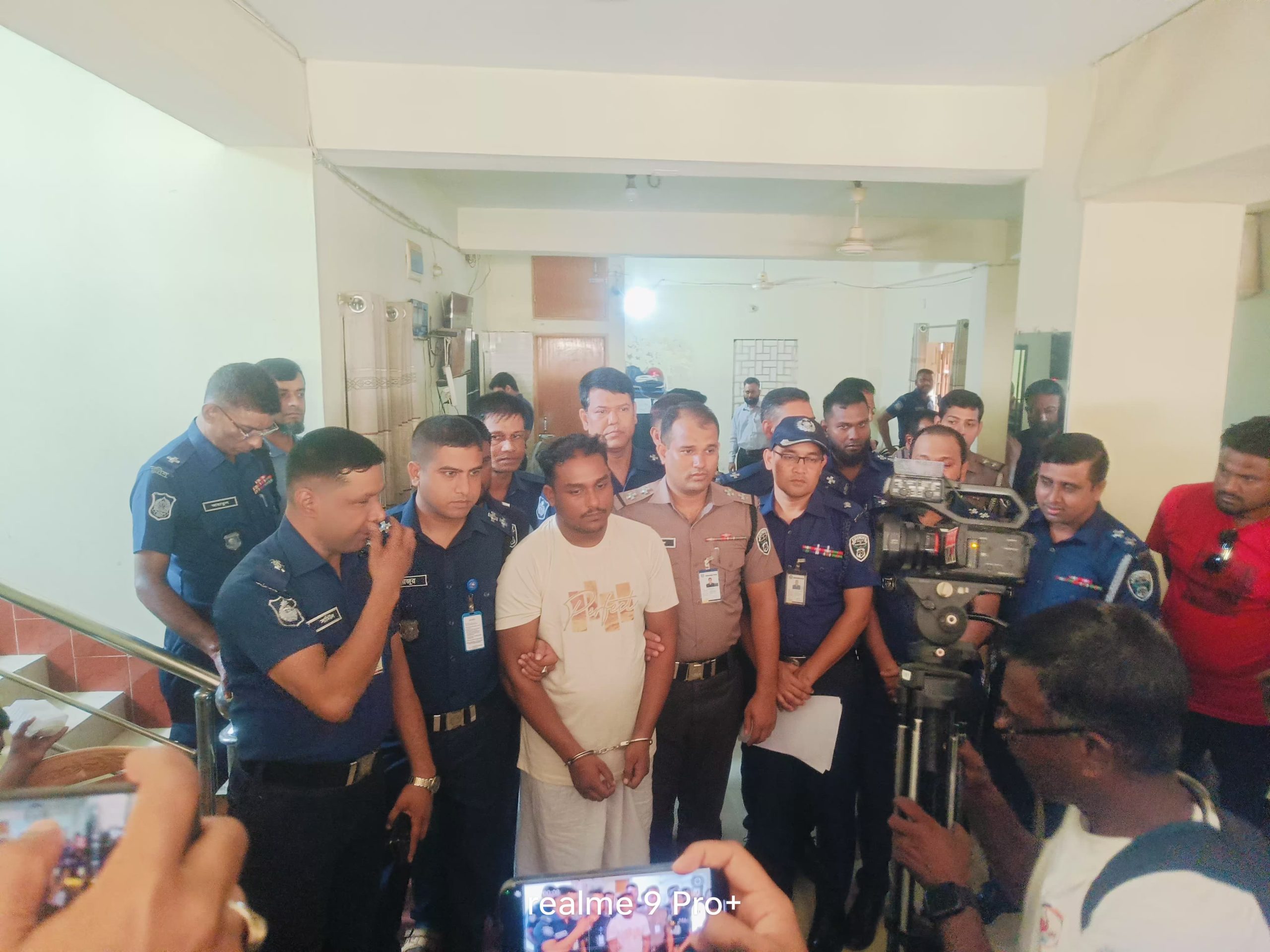 জামালপুরে গৃহবধূ হত্যা মামলার প্রধান আসামী কাউসার আহমেদ গ্রেফতার