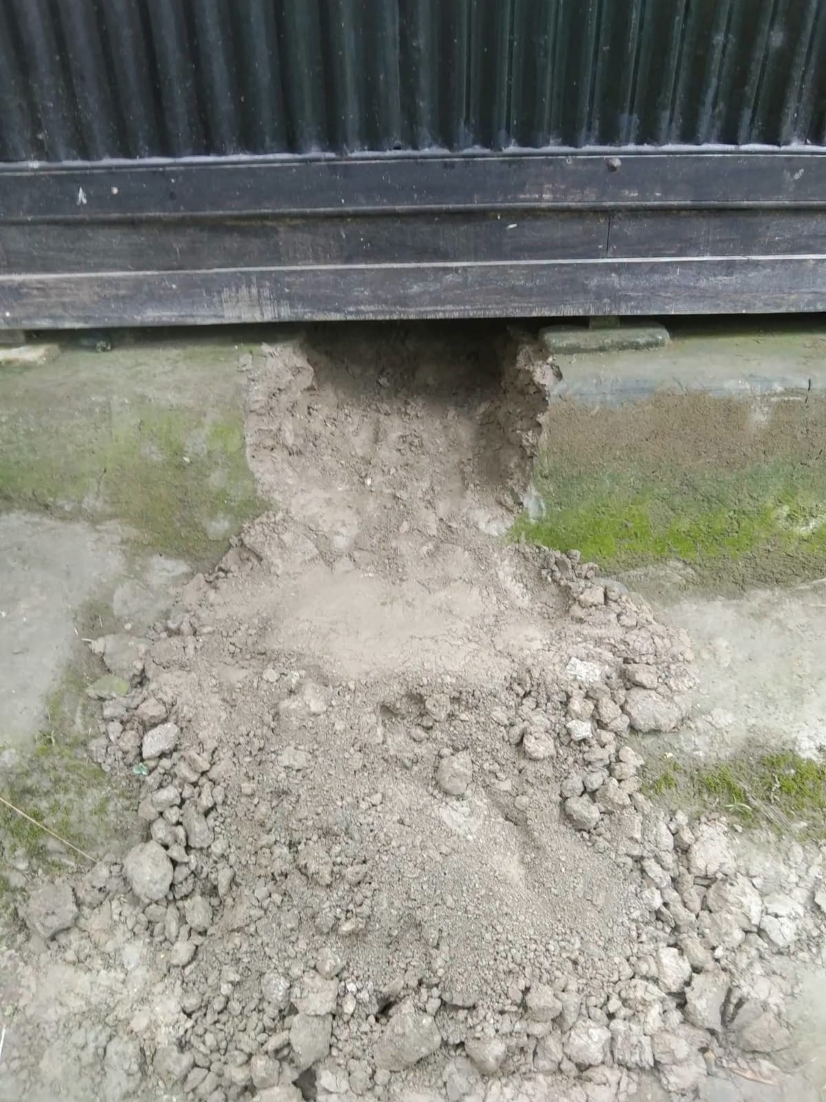 ইলুহারে রাতের আঁধারে সিঁধ কেটে একাধিক ঘরে চুরি
