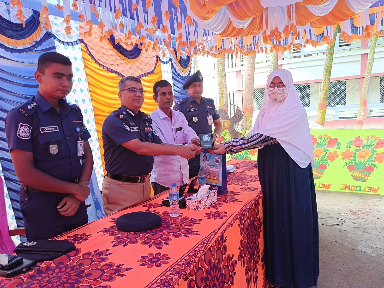 পোরশায় মাদক, বাল্যবিবাহ ও সাইবার ক্রাইম রোধে পুলিশ সুপারের সচেতনতামূলক সভা।