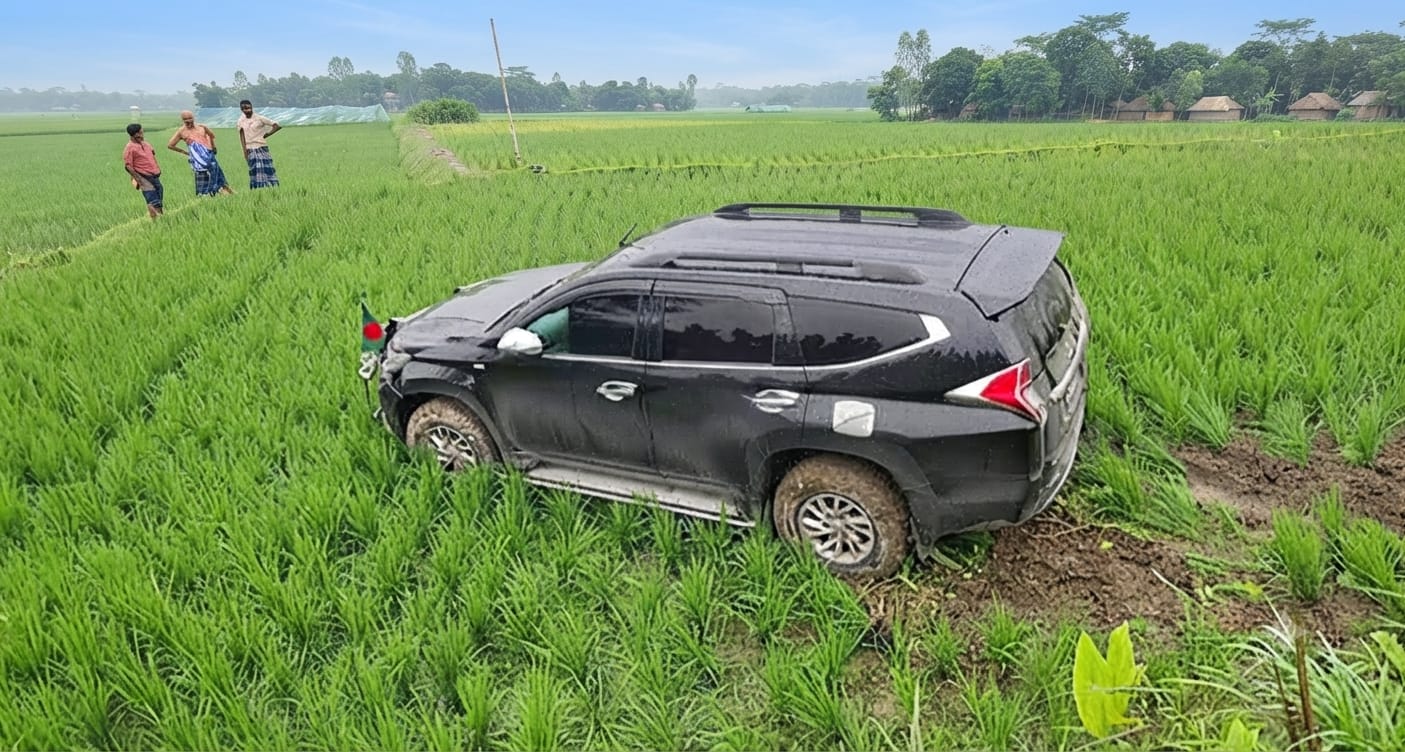 বগুড়ায় প্রতিমন্ত্রীর গাড়ির ধাক্কায় নিহত পথচারী নারী, অল্পের জন্য রক্ষা পেলেন প্রতিমন্ত্রী আব্দুল বারী