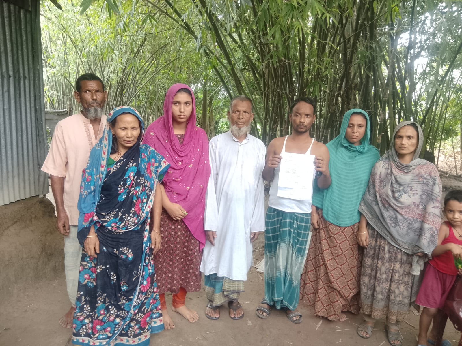 নেত্রকোনা পূর্বধলা থানার অভিযোগ তুলে নিতে বাদী ও তার পরিবারবর্গ লোকজন কে প্রাণ নাশের হুমকি।