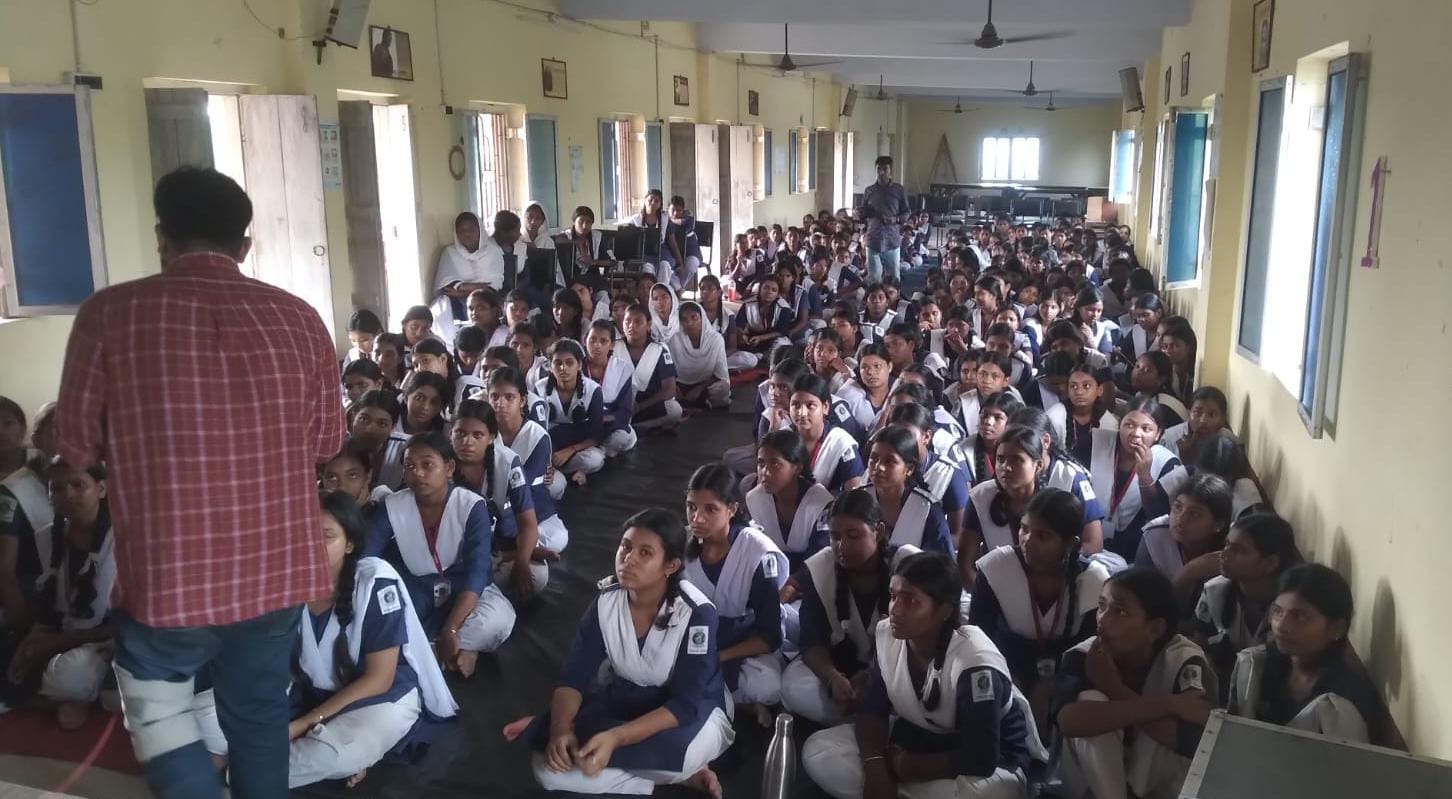 কুল্পীর তিন বিদ্যালয়ে সচেতনতার পাঠ, ঋতুচক্র থেকে বাল্যবিবাহ—ছাত্রীদের সচেতন করতে বিশেষ শিবির*
