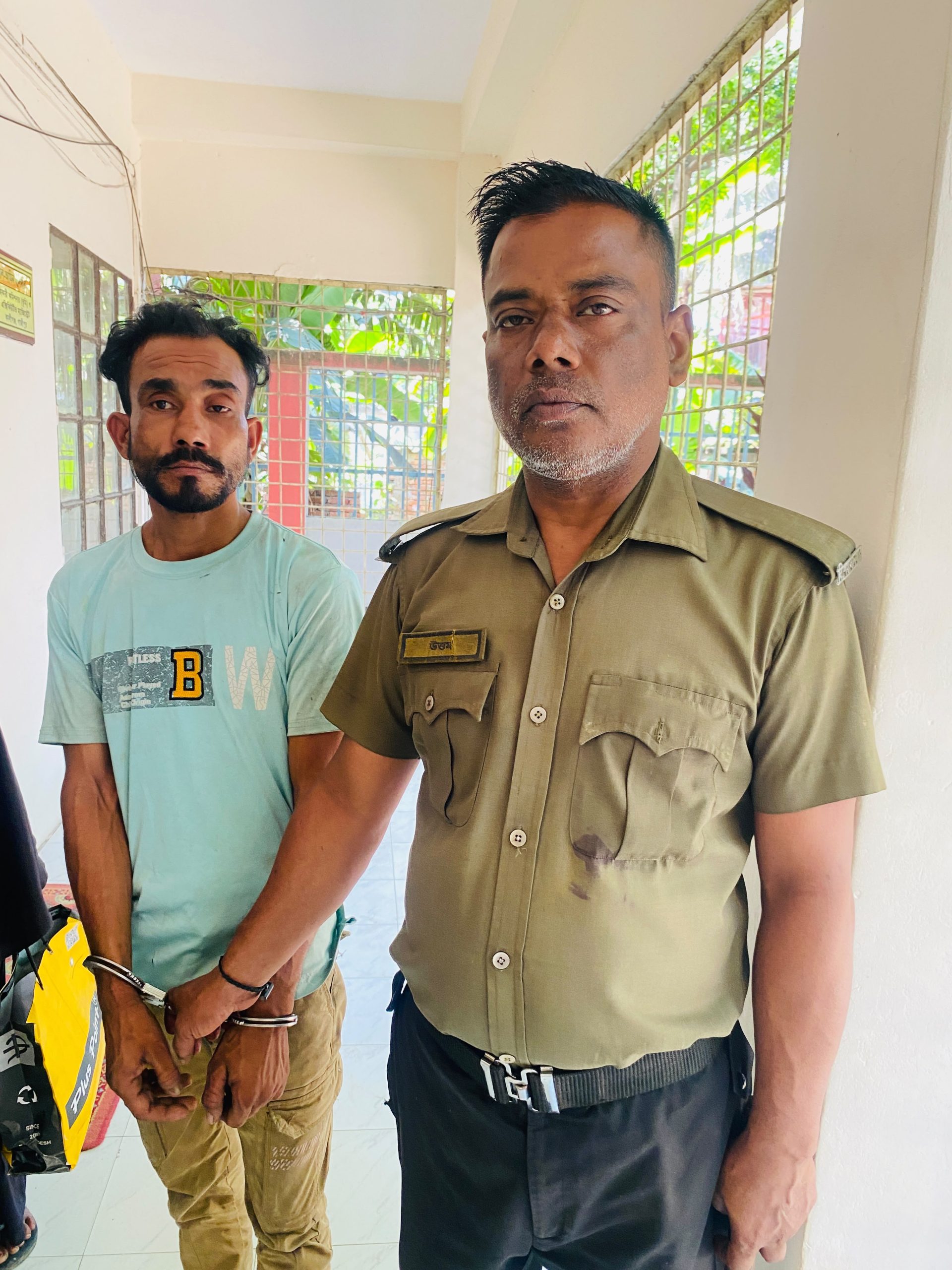 কালীগঞ্জে নেশাগ্রস্ত হয়ে মায়ের ঘরে আগুন, যুবকের এক বছরের কারাদণ্ড