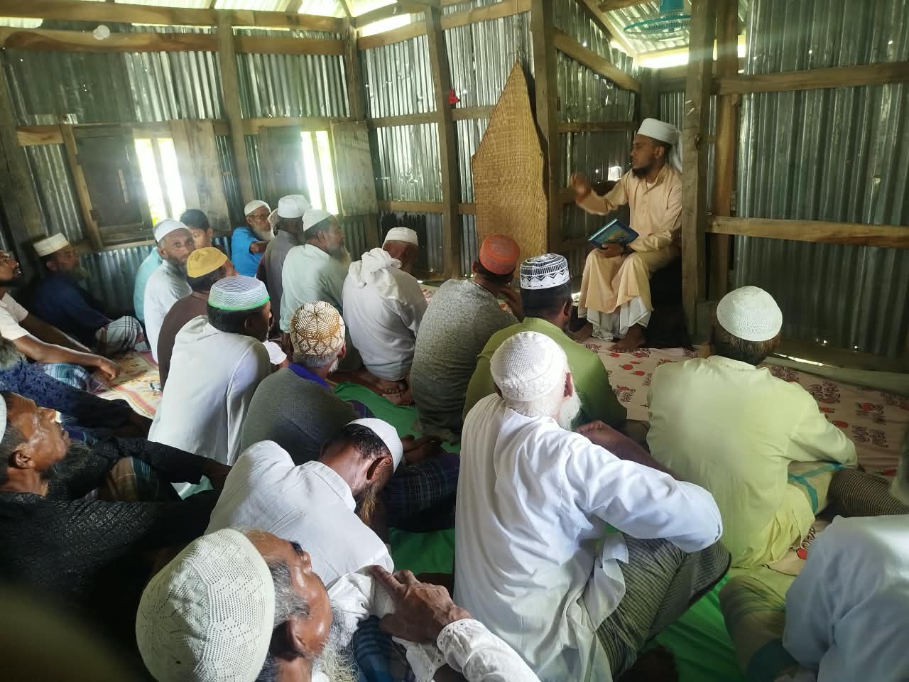 রাঙ্গাবালীতে নতুন জামে মসজিদের উদ্বোধন করলেন বিএনপি নেতা এইচ এম জাকারিয়া