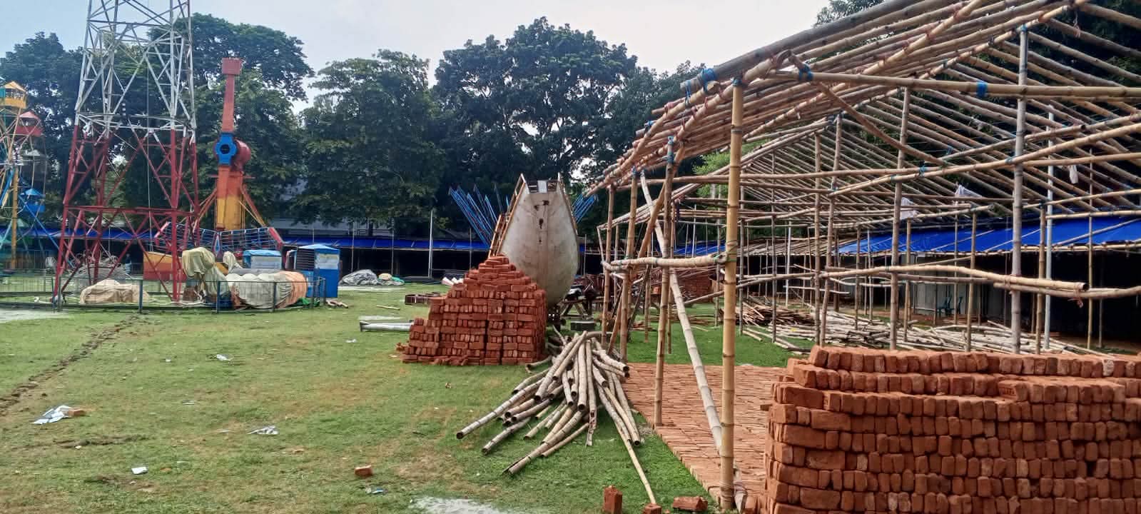 সরকারি মাঠে বাণিজ্য মেলা: অনুমোদন ও ব্যবস্থাপনা নিয়ে প্রশ্ন।