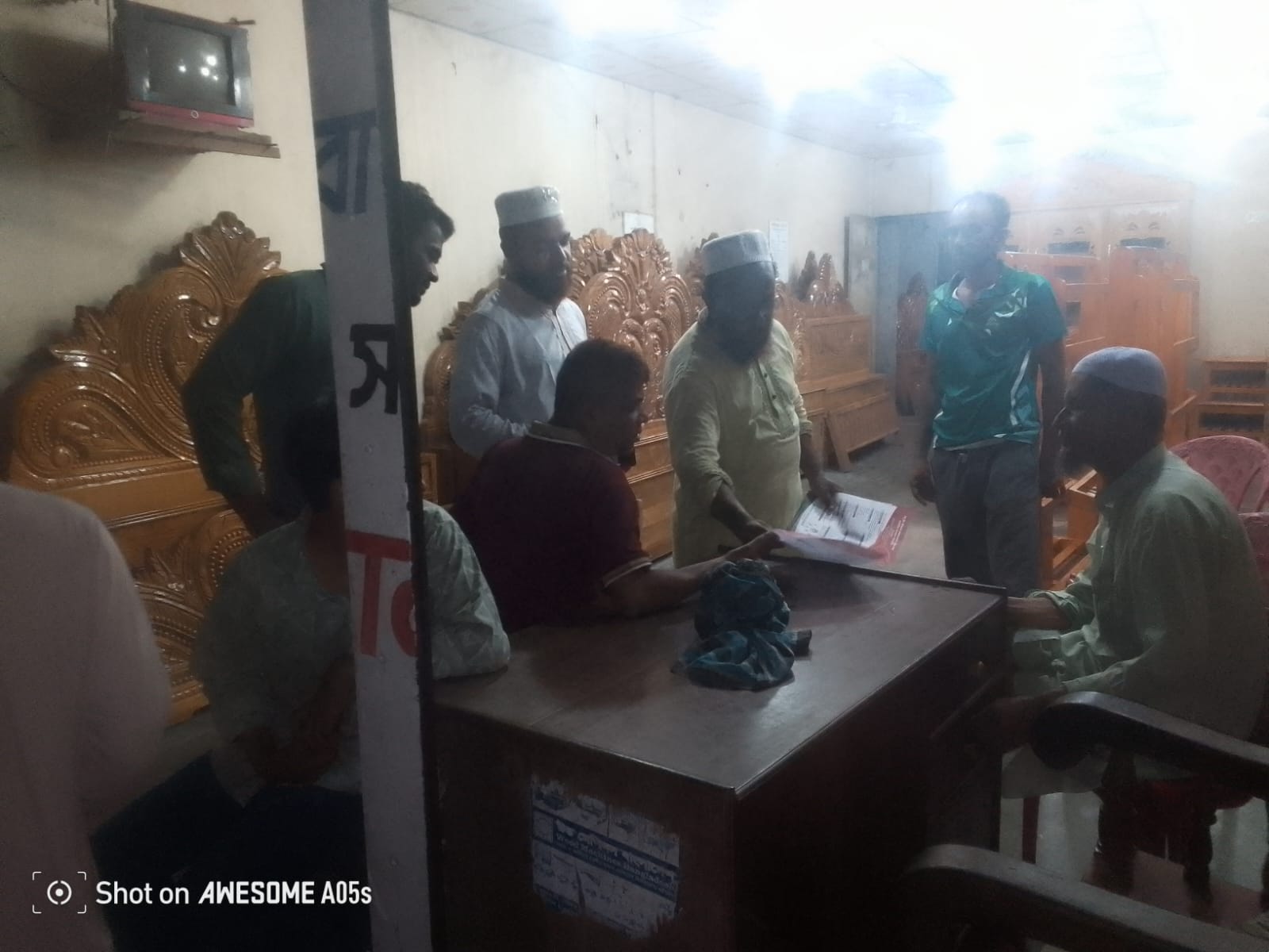 কটিয়াদীতে ডেঙ্গু প্রতিরোধে জামায়াতে ইসলামীর সচেতনতামূলক লিফলেট বিতরণ