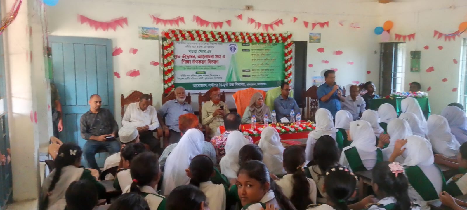 কুলিয়ারচরের দুই বিদ্যালয়ে চালু হলো দুর্নীতিমুক্ত চর্চার ‘সততা স্টোর’