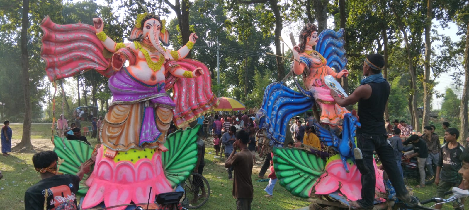 পীরগঞ্জে সাগুনী শালবন সংলগ্ন টাঙ্গন নদীতে প্রতিমা বিসর্জন।