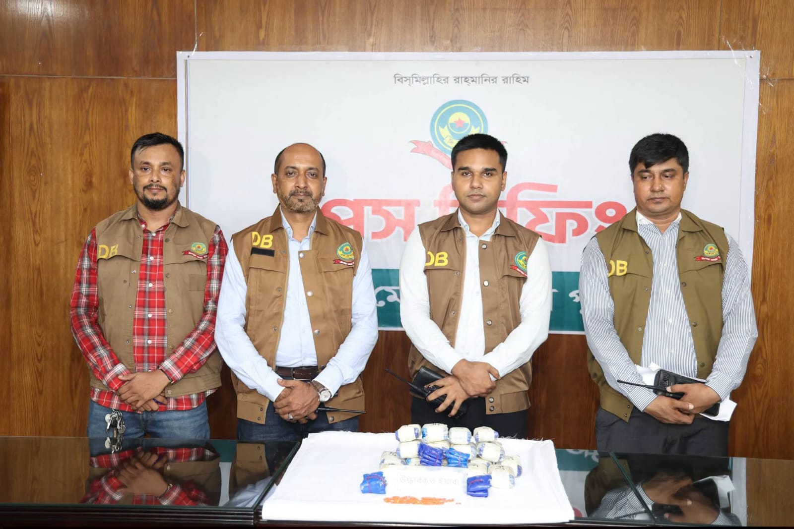 সিএমপি’র ডিবি (উত্তর) বিভাগের অভিযানে ২৮,৮০০ (আটাশ হাজার আটশত) পিচ ইয়াবাসহ ০১ (এক) জন মাদক কারবারি গ্রেফতার*