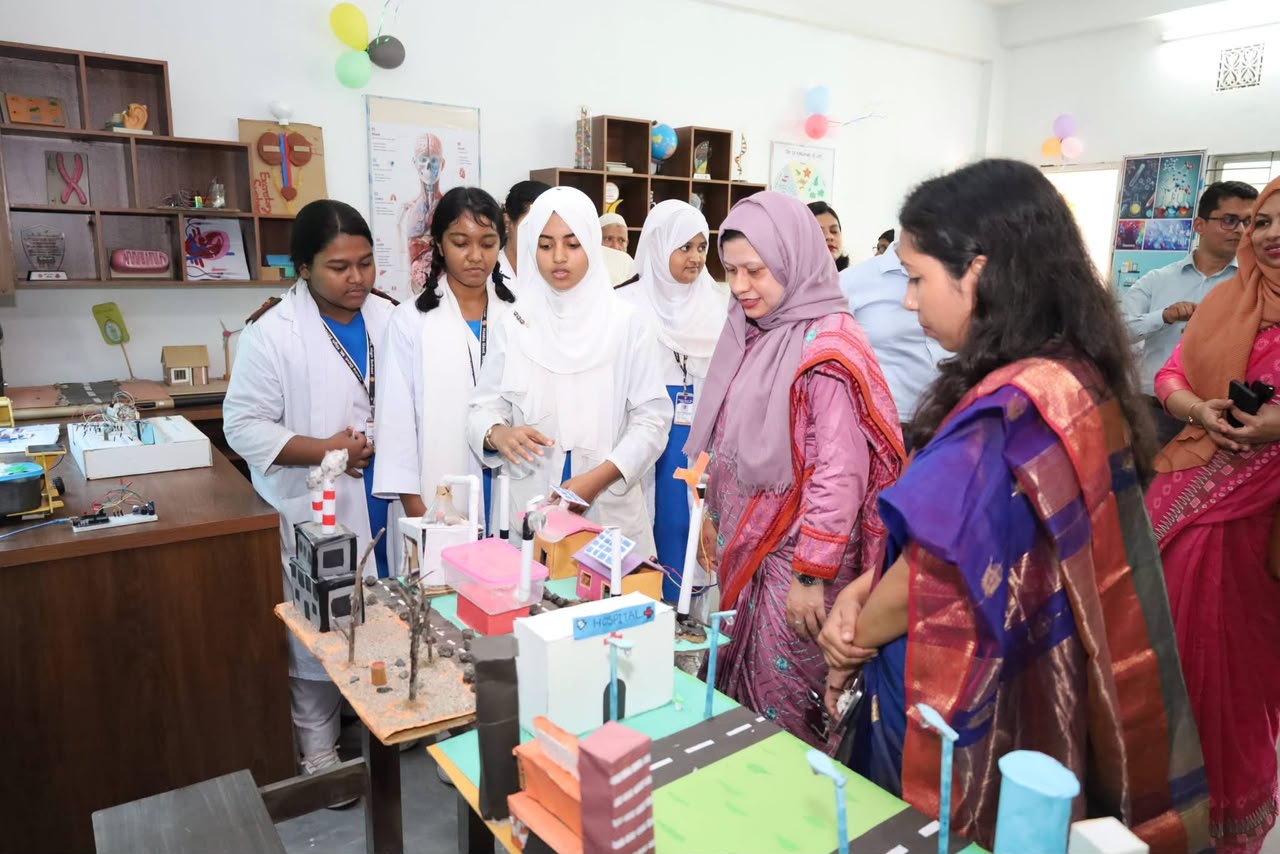 লৌহজংয়ে শিক্ষার মানোন্নয়ন ও নারী ক্ষমতায়নে জেলা প্রশাসকের নানা উদ্যোগঃ